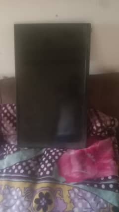 32 inch LCD