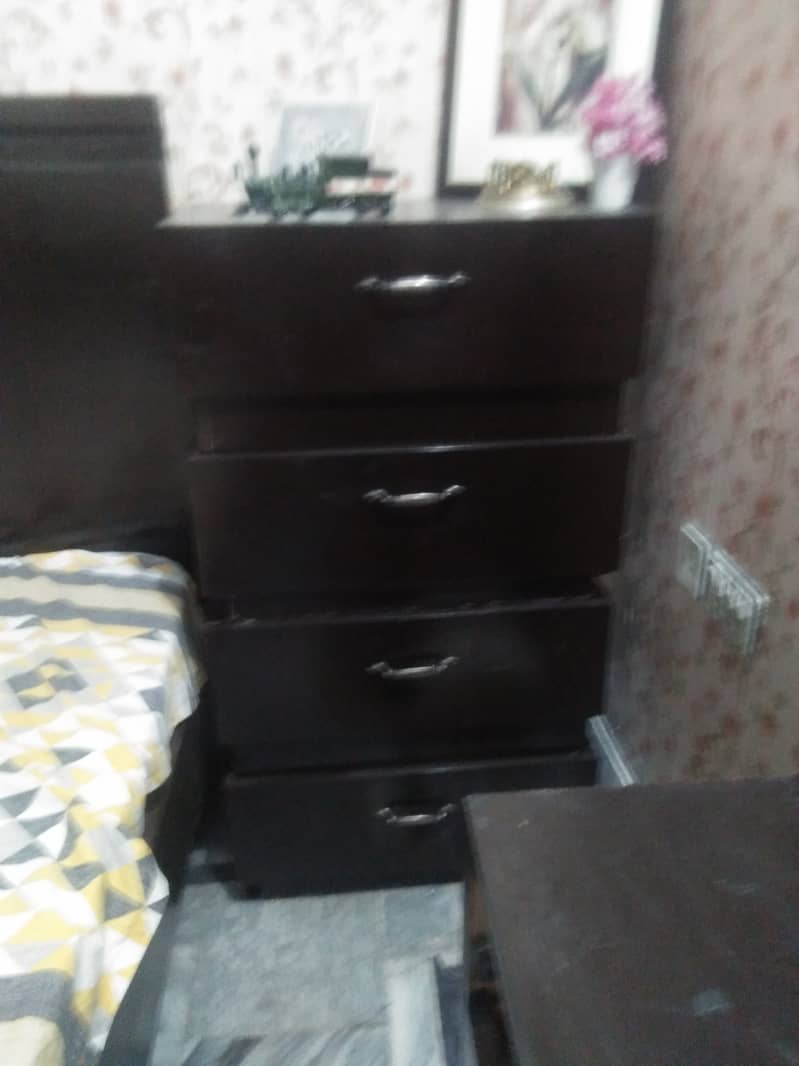 Bed Mattress 2side tables and dressing Table with Mirror 3
