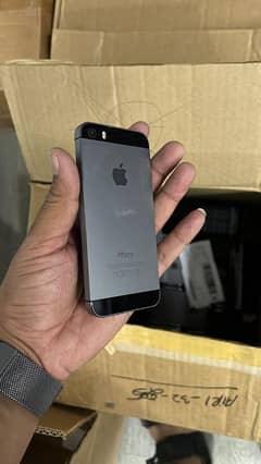 iPhone 5s 64gb PTA Approved. Jo Colour Chahye Mill Jaega