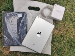 IPad mini 2 with Accessories + High quality Hard magnetic Cover