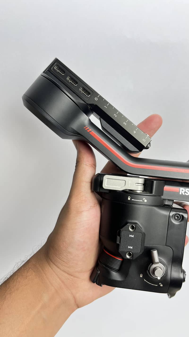 Dji rs3 barely used with vertical mount 3