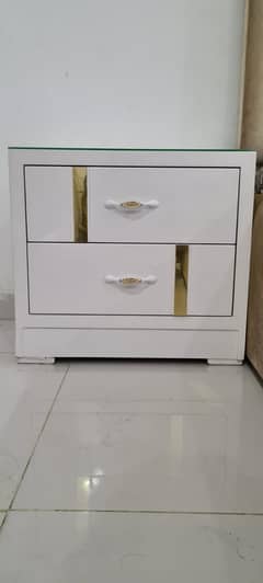stylish white bedroom set