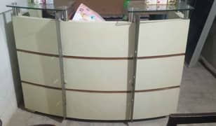 Reception table