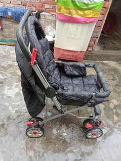 bacho ka pram ha sara saff ha