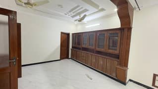 1kanal Beautiful upper portion Available