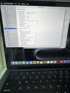MacBook M2 pro 16/512 14 inch Display