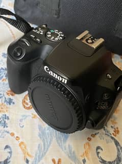 Canon 200D