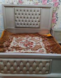 bed side table and dressing table for sale