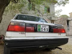 Corolla 86