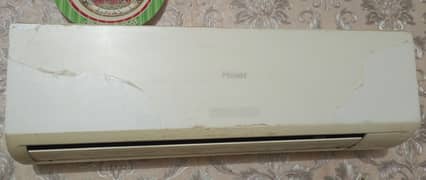 hier 1 ton Ac split. . . . good condition running good chil cooling