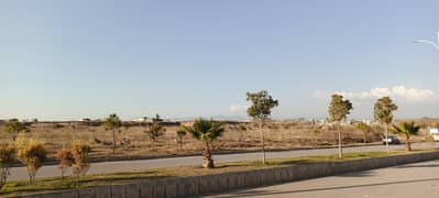 4 Kanal + 1 Kanal Extra Land Paid Corner Developed Possession Plot on 160 Feet Road for Sale Block D, Gulberg Greens, Islamabad
