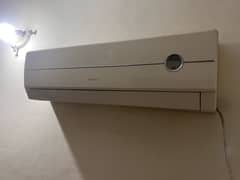 GREE AC mint condition