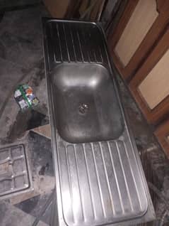 use large size sink hai very good condition
