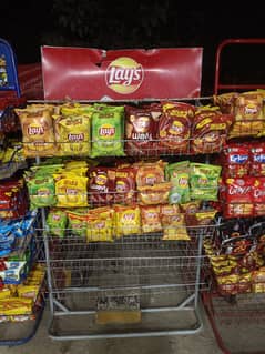 lays  stand