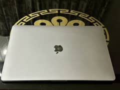 Macbook Pro 2017 Intel Core i-7 15 inch