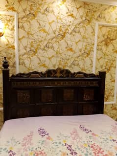 King size bed with 1 side table