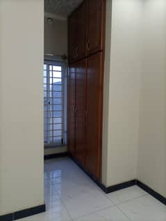 6 Marla First Floor For Rent In I-11 Islamabad