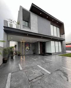 1 Kanal designer House available for rent