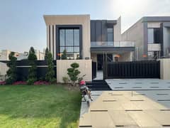 1 Kanal designer House available for rent
