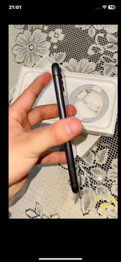 Iphone 11 with box cable