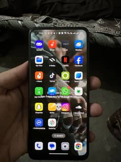 F 21 PRO 8/128