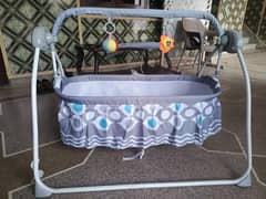 Automatic baby swing bed