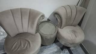 Elegant 4-Piece Sofa Set – Comfortable Chairs & Bench-Style Sofa