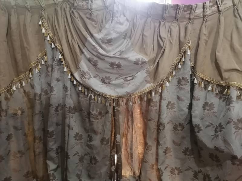 Curtains 0