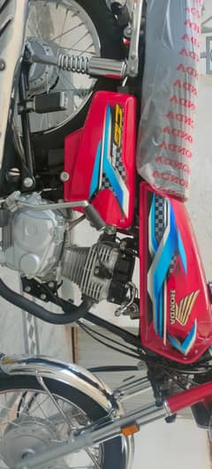 Bike 23 End ka hai. Or 24 ka start hai. Bike new condition mai hai.