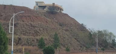 1 Kanal 500 yards Level and Solid Land Plot for sale. Height location Dua Chowk. Dem 3.00 Crore Negotiable.