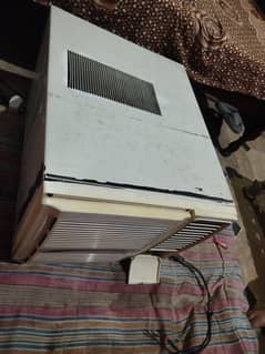 window AC green compni