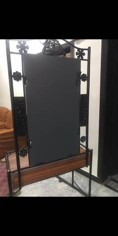 dressing table in good condition