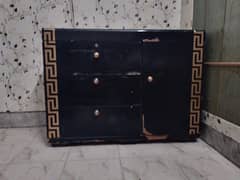 WODDEN DRESSING TABLE