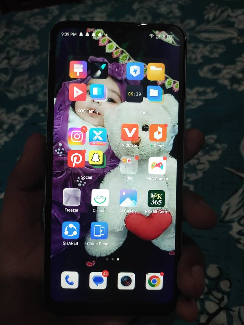 infinix note 11 with complete box with 2 pouches in gud condition 7