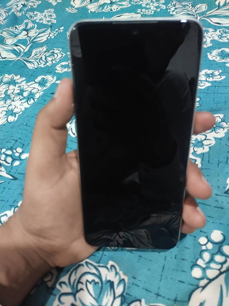 infinix note 11 with complete box with 2 pouches in gud condition 2
