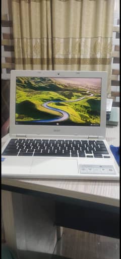 Acer chromebook white color