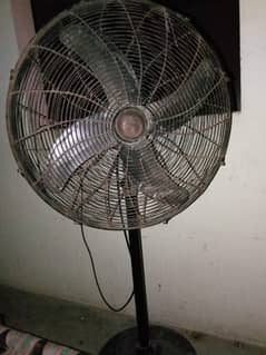 Royal stand fan full size urgent sale koi kharabi nahi hai