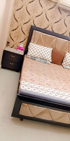 king size bedroom set for sell.