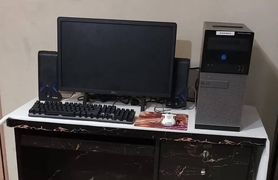Gaming PC Computer with RGB KEYBOARD AND MOUSE 45K 4
