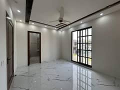 10 Marla House For Rent In Reasonable Price At Very Hot Location