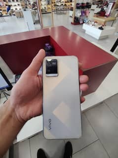 only sale vivo y21e 4 64 hai box sath hai