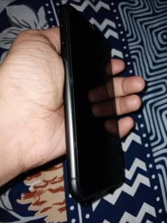 IPHONE 11 64GB NON 48k. .
