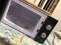 microwave oven