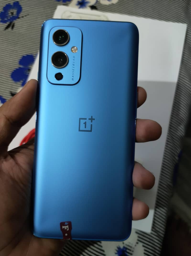 OnePlus 9 5g 12-256 Clean display 10/10 3