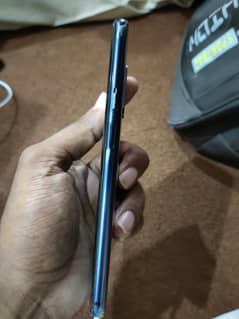 one plus 7pro condition 10/10 only battery timing issue only