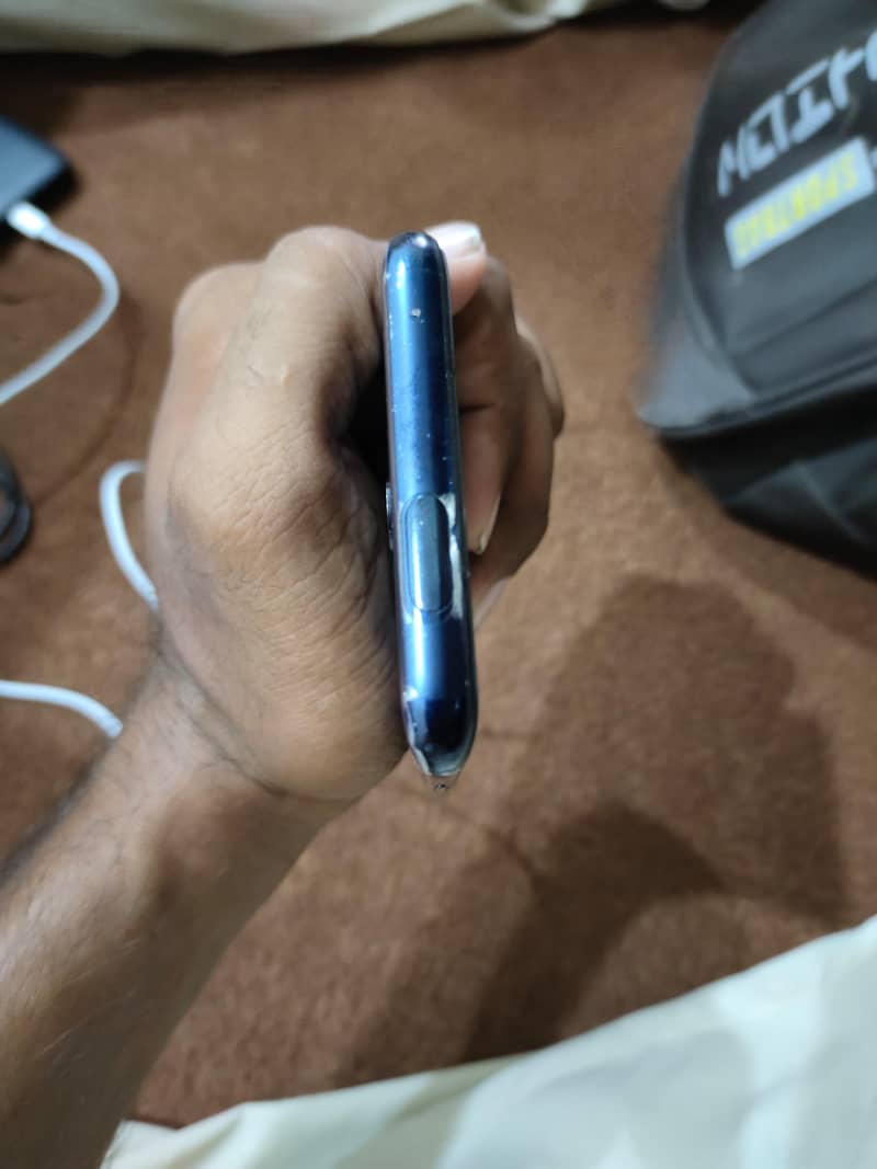 one plus 7pro condition 10/10 only battery timing issue only 1