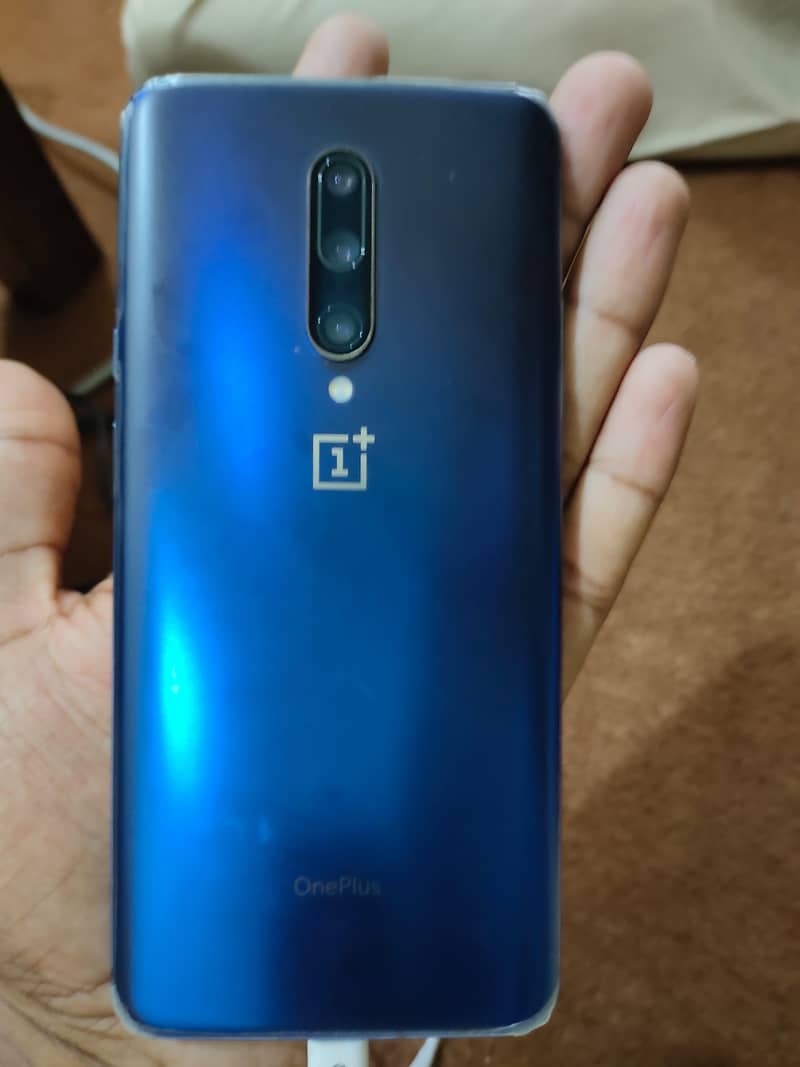 one plus 7pro condition 10/10 only battery timing issue only 3