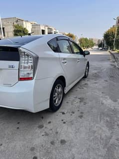 Toyota Prius 2011 in excellent condition