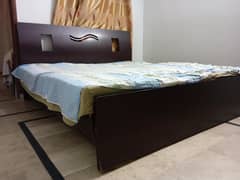 bed ha Sirf mattress be saat ha moltyfoam ka