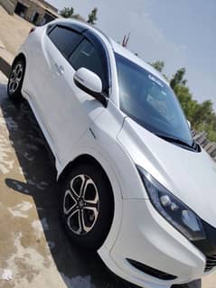 Honda vezel 15model 18 register Islamabad nmbr body untouched
